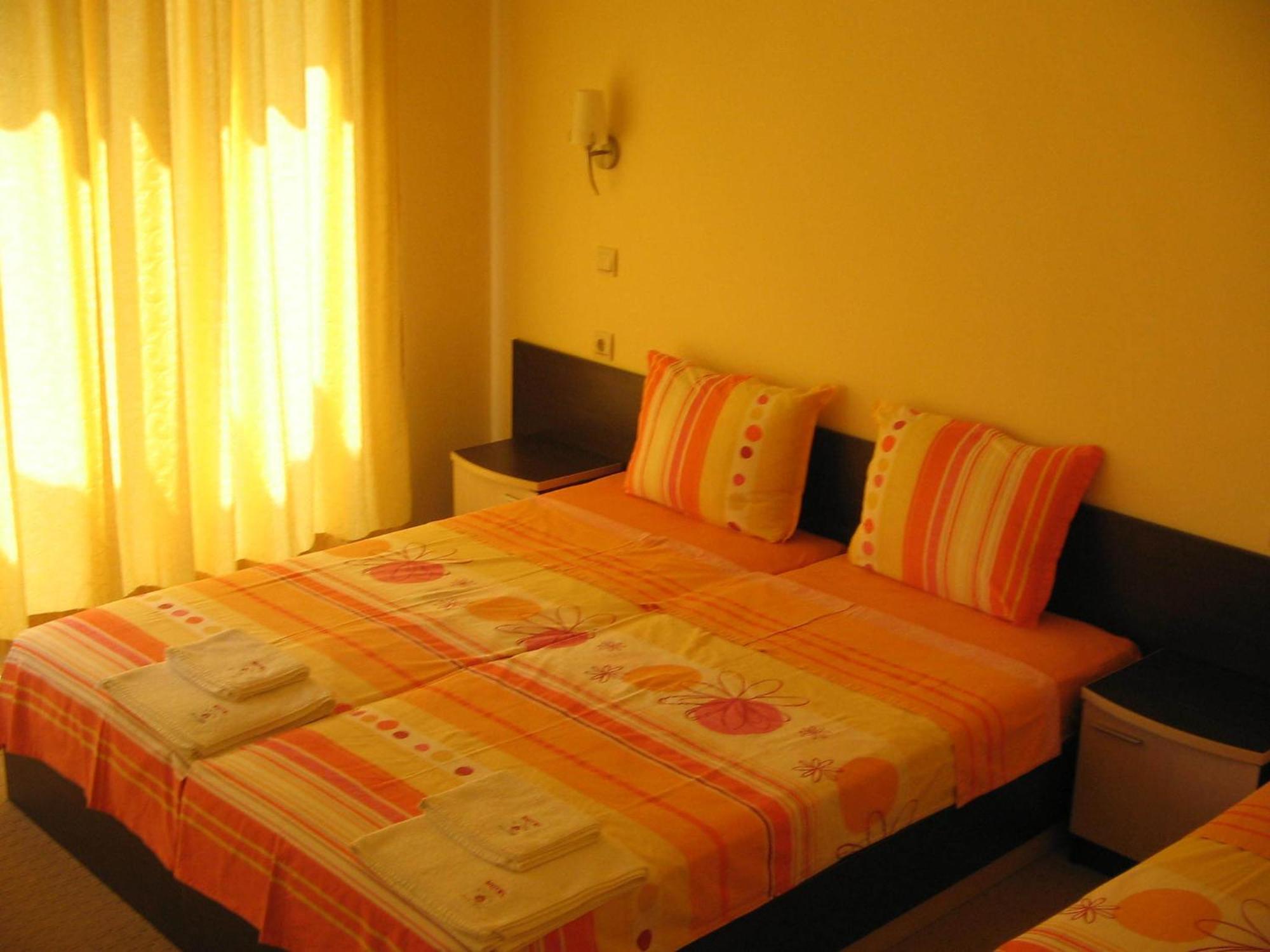 Sunny Paradise Family Hotel Kiten  Exterior photo