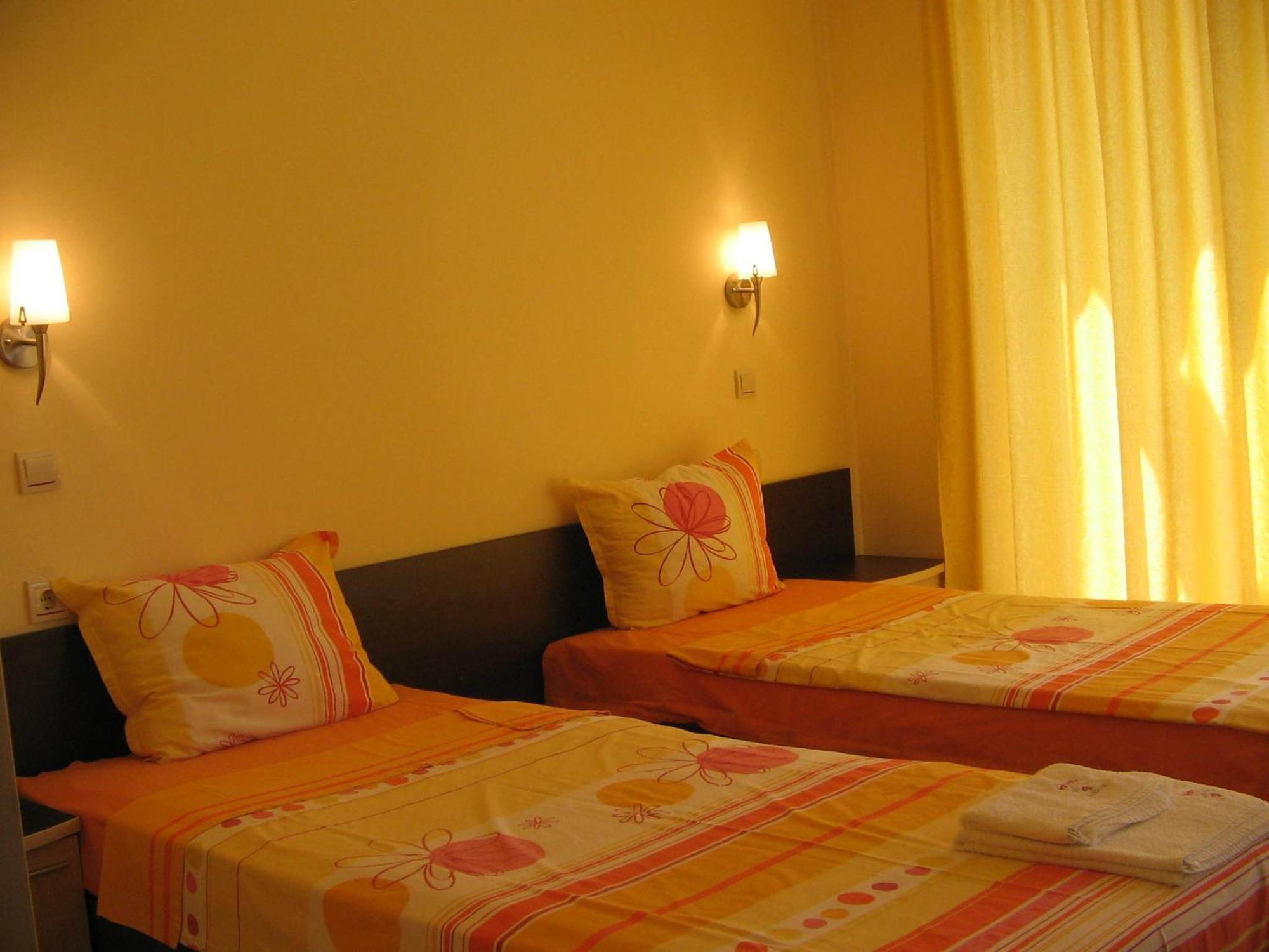 Sunny Paradise Family Hotel Kiten  Exterior photo